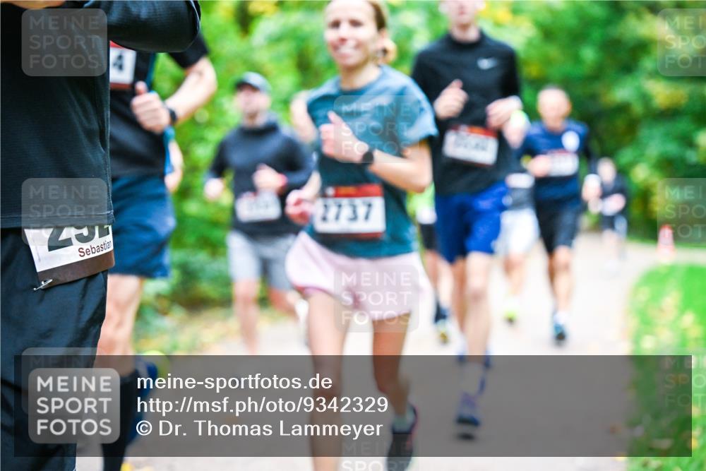 12.10.2025 - Bramfelder Halbmarathon 2025 Dr. Thomas Lammeyer http://msf.ph/oto/9342329 12.10.2025 09:54:38 Laufen 2737 meine-sportfotos.de