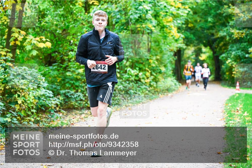 12.10.2025 - Bramfelder Halbmarathon 2025 Dr. Thomas Lammeyer http://msf.ph/oto/9342358 12.10.2025 09:54:44 Laufen 2642 meine-sportfotos.de