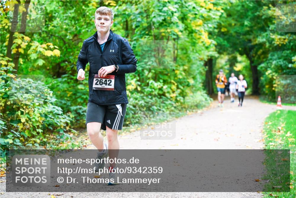 12.10.2025 - Bramfelder Halbmarathon 2025 Dr. Thomas Lammeyer http://msf.ph/oto/9342359 12.10.2025 09:54:44 Laufen 2642 meine-sportfotos.de