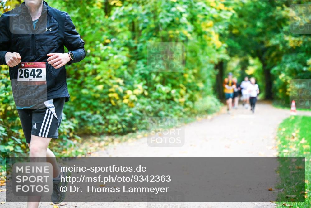 12.10.2025 - Bramfelder Halbmarathon 2025 Dr. Thomas Lammeyer http://msf.ph/oto/9342363 12.10.2025 09:54:45 Laufen 34, 2642 meine-sportfotos.de