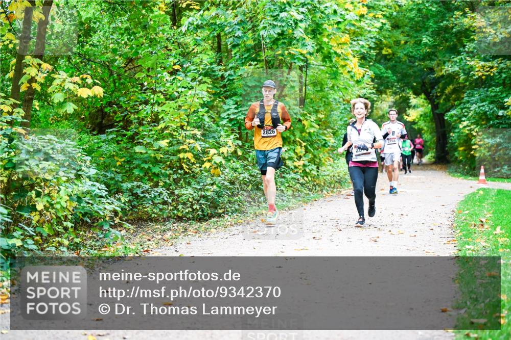 12.10.2025 - Bramfelder Halbmarathon 2025 Dr. Thomas Lammeyer http://msf.ph/oto/9342370 12.10.2025 09:54:50 Laufen 2826, 2768 meine-sportfotos.de