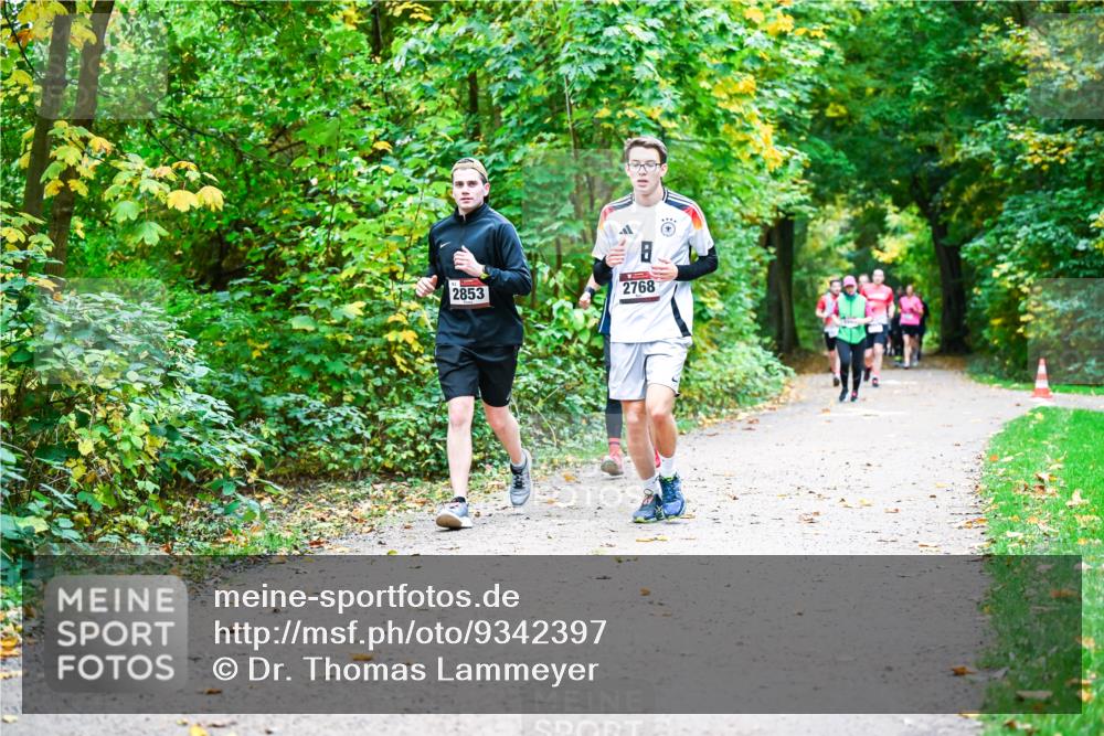 12.10.2025 - Bramfelder Halbmarathon 2025 Dr. Thomas Lammeyer http://msf.ph/oto/9342397 12.10.2025 09:54:54 Laufen 2853, 2768 meine-sportfotos.de