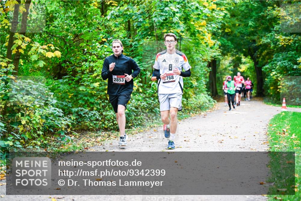 12.10.2025 - Bramfelder Halbmarathon 2025 Dr. Thomas Lammeyer http://msf.ph/oto/9342399 12.10.2025 09:54:54 Laufen 2853, 768 meine-sportfotos.de