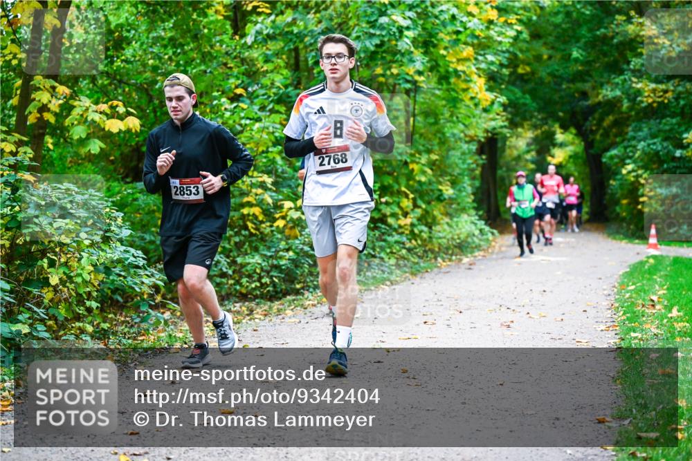 12.10.2025 - Bramfelder Halbmarathon 2025 Dr. Thomas Lammeyer http://msf.ph/oto/9342404 12.10.2025 09:54:55 Laufen 2853, 2768 meine-sportfotos.de