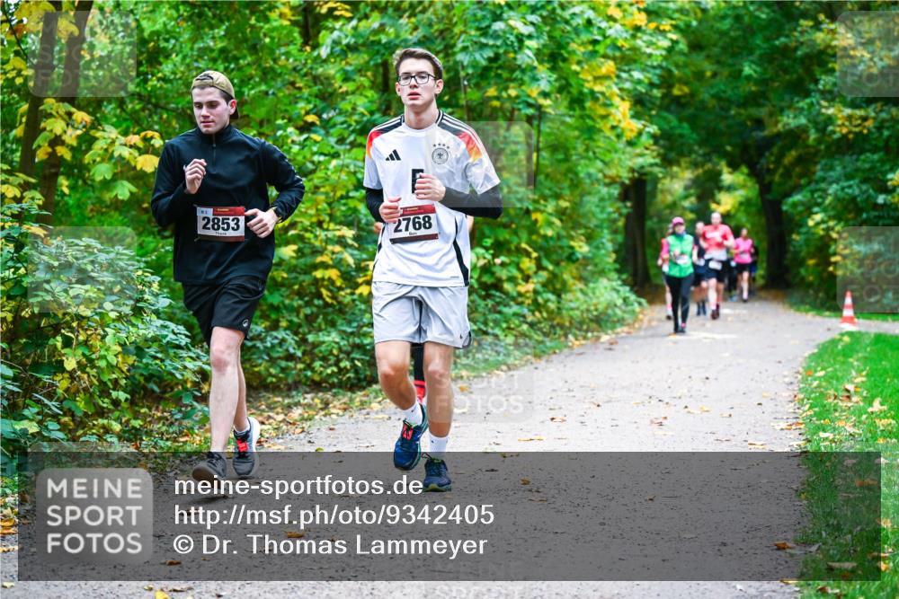 12.10.2025 - Bramfelder Halbmarathon 2025 Dr. Thomas Lammeyer http://msf.ph/oto/9342405 12.10.2025 09:54:55 Laufen 2, 2853, 2768 meine-sportfotos.de