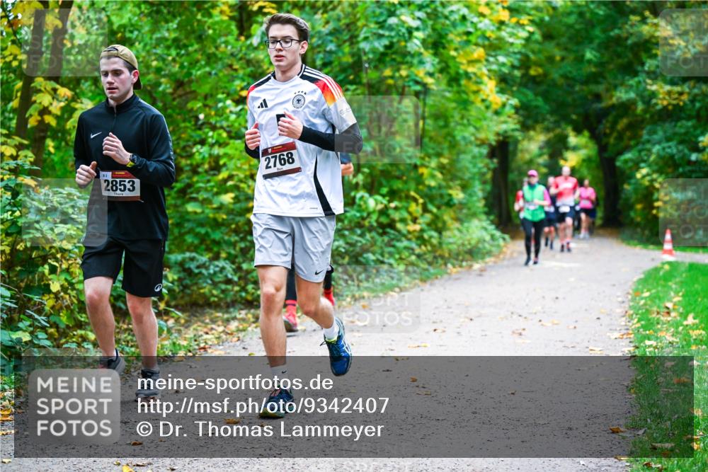 12.10.2025 - Bramfelder Halbmarathon 2025 Dr. Thomas Lammeyer http://msf.ph/oto/9342407 12.10.2025 09:54:55 Laufen 82, 2853, 2768 meine-sportfotos.de