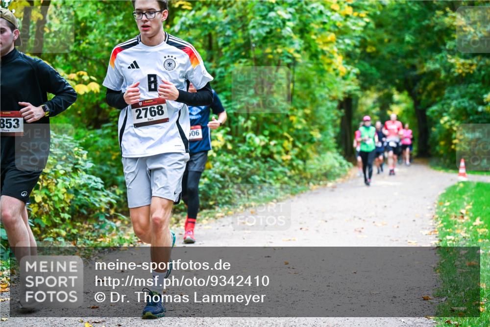 12.10.2025 - Bramfelder Halbmarathon 2025 Dr. Thomas Lammeyer http://msf.ph/oto/9342410 12.10.2025 09:54:56 Laufen 853, 2768, 06 meine-sportfotos.de