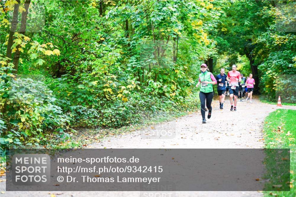 12.10.2025 - Bramfelder Halbmarathon 2025 Dr. Thomas Lammeyer http://msf.ph/oto/9342415 12.10.2025 09:54:58 Laufen 299, 2464 meine-sportfotos.de
