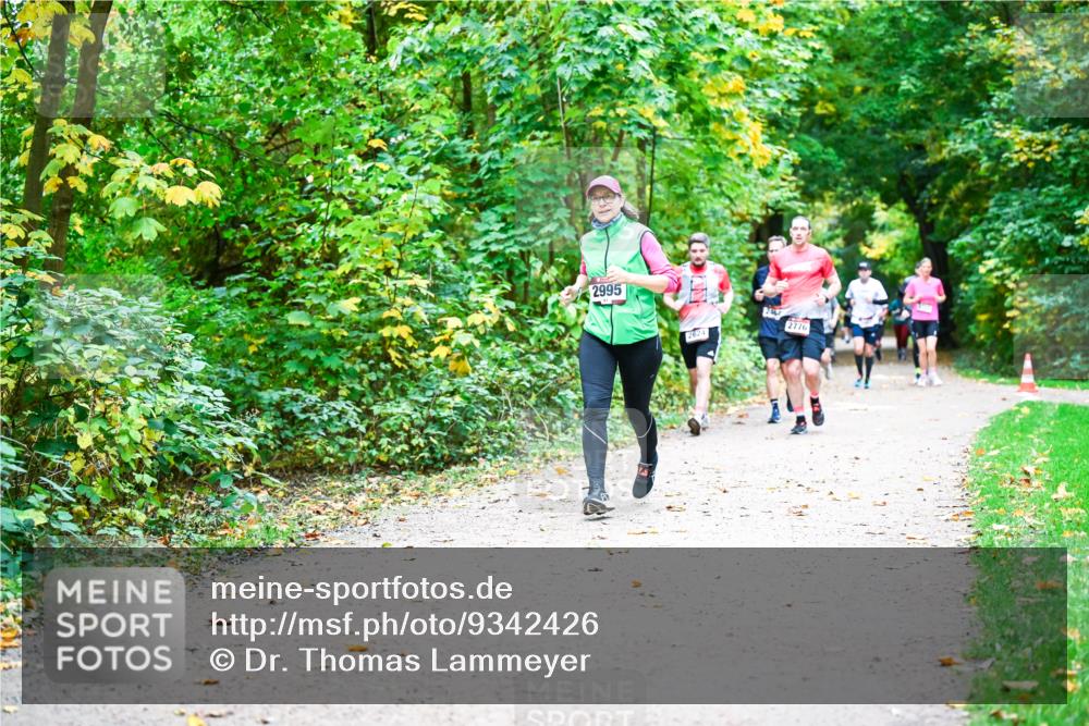 12.10.2025 - Bramfelder Halbmarathon 2025 Dr. Thomas Lammeyer http://msf.ph/oto/9342426 12.10.2025 09:55:00 Laufen 2995, 2624, 2776 meine-sportfotos.de