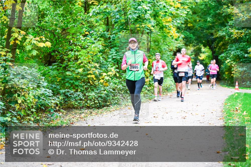 12.10.2025 - Bramfelder Halbmarathon 2025 Dr. Thomas Lammeyer http://msf.ph/oto/9342428 12.10.2025 09:55:00 Laufen 2995, 24, 2776 meine-sportfotos.de