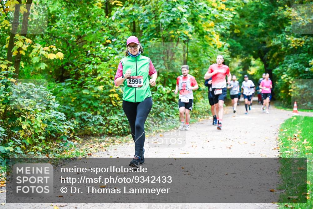 12.10.2025 - Bramfelder Halbmarathon 2025 Dr. Thomas Lammeyer http://msf.ph/oto/9342433 12.10.2025 09:55:01 Laufen 2995, 1 meine-sportfotos.de