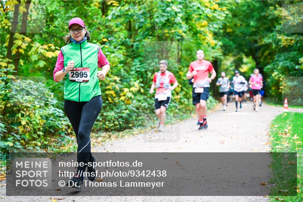 12.10.2025 - Bramfelder Halbmarathon 2025 Dr. Thomas Lammeyer http://msf.ph/oto/9342438 12.10.2025 09:55:01 Laufen 2995 meine-sportfotos.de