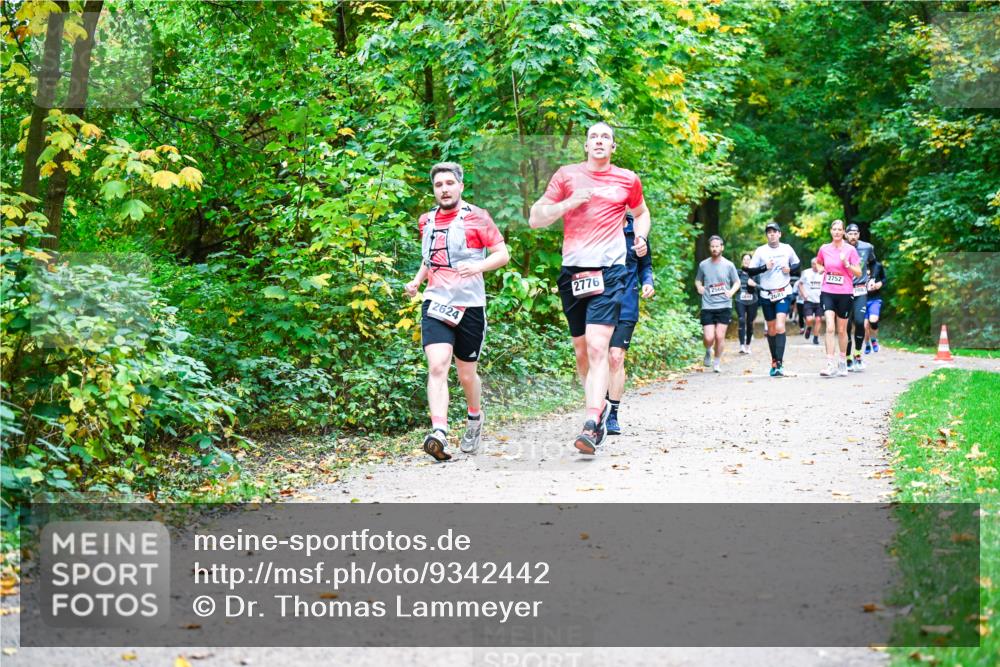 12.10.2025 - Bramfelder Halbmarathon 2025 Dr. Thomas Lammeyer http://msf.ph/oto/9342442 12.10.2025 09:55:02 Laufen 2776 meine-sportfotos.de