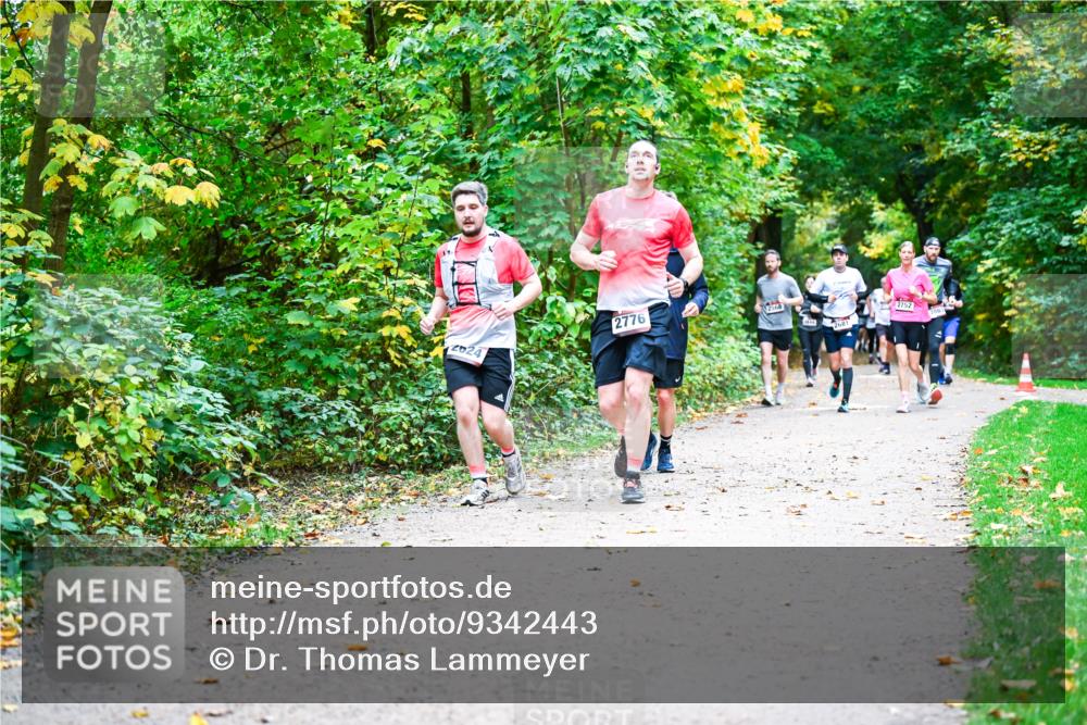 12.10.2025 - Bramfelder Halbmarathon 2025 Dr. Thomas Lammeyer http://msf.ph/oto/9342443 12.10.2025 09:55:03 Laufen 2776 meine-sportfotos.de