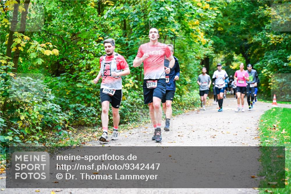 12.10.2025 - Bramfelder Halbmarathon 2025 Dr. Thomas Lammeyer http://msf.ph/oto/9342447 12.10.2025 09:55:03 Laufen 2624, 2776, 2752 meine-sportfotos.de