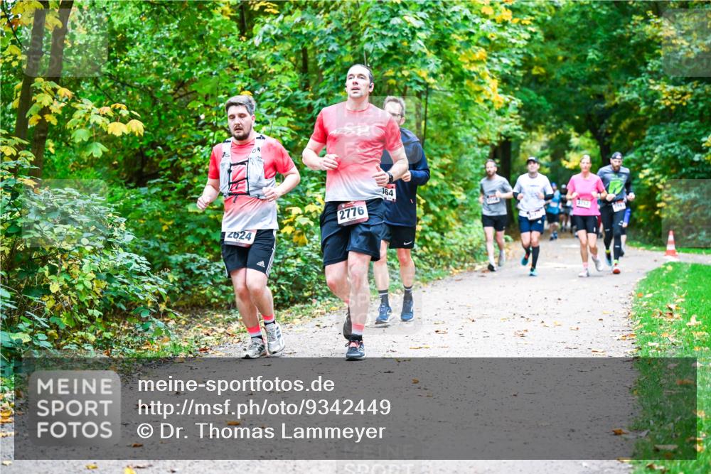 12.10.2025 - Bramfelder Halbmarathon 2025 Dr. Thomas Lammeyer http://msf.ph/oto/9342449 12.10.2025 09:55:03 Laufen 2624, 2776, 164, 2752 meine-sportfotos.de