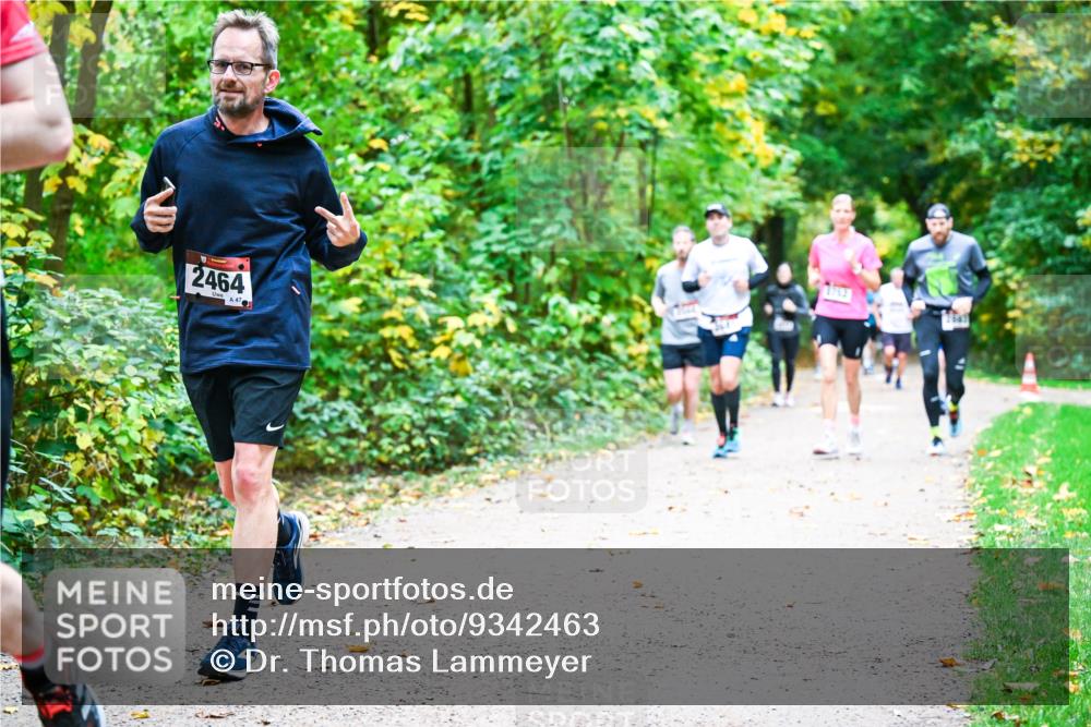 12.10.2025 - Bramfelder Halbmarathon 2025 Dr. Thomas Lammeyer http://msf.ph/oto/9342463 12.10.2025 09:55:05 Laufen 2464, 47, 3753 meine-sportfotos.de