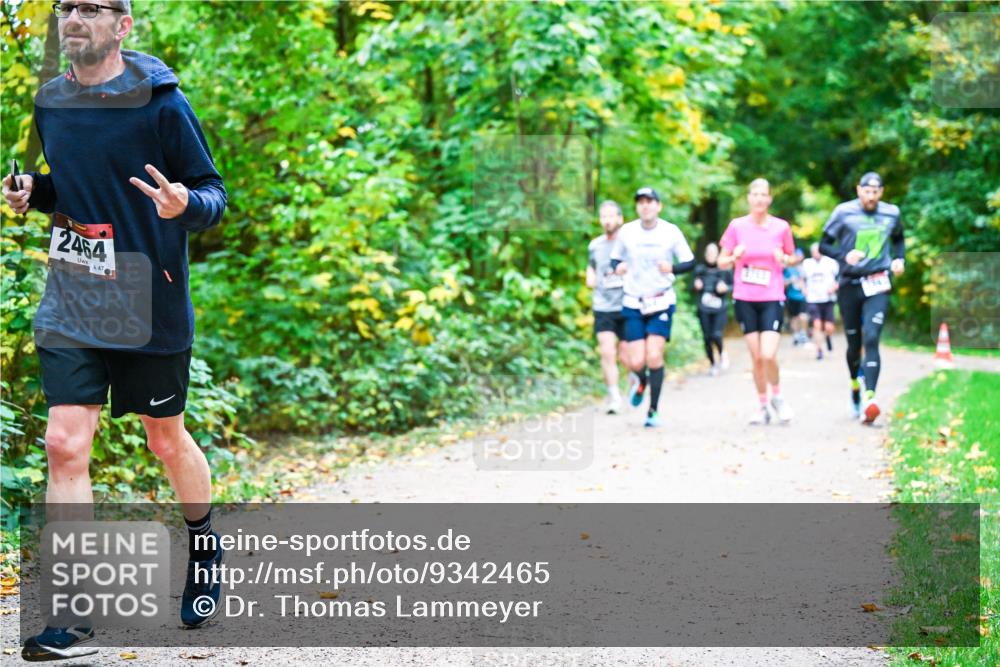 12.10.2025 - Bramfelder Halbmarathon 2025 Dr. Thomas Lammeyer http://msf.ph/oto/9342465 12.10.2025 09:55:06 Laufen 2464, 4 meine-sportfotos.de