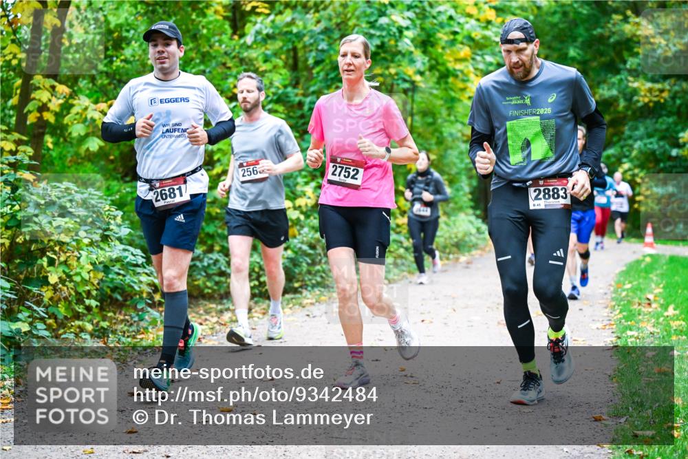 12.10.2025 - Bramfelder Halbmarathon 2025 Dr. Thomas Lammeyer http://msf.ph/oto/9342484 12.10.2025 09:55:08 Laufen 256, 2681, 2025, 2752, 2883, 45 meine-sportfotos.de