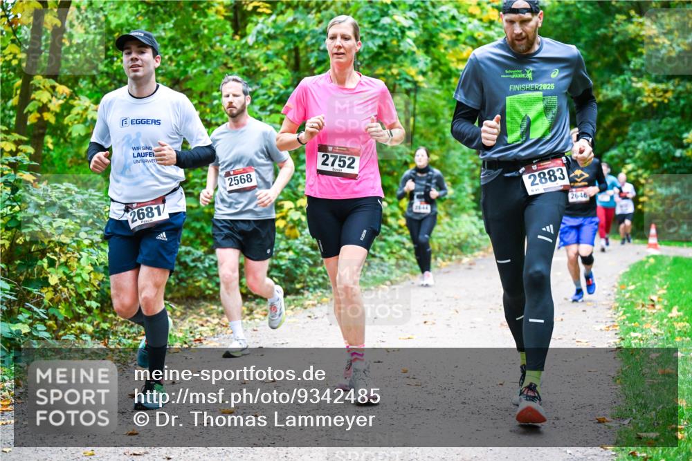 12.10.2025 - Bramfelder Halbmarathon 2025 Dr. Thomas Lammeyer http://msf.ph/oto/9342485 12.10.2025 09:55:08 Laufen 2681, 2568, 2752, 2025, 2644, 2883, 45, 26, 46 meine-sportfotos.de