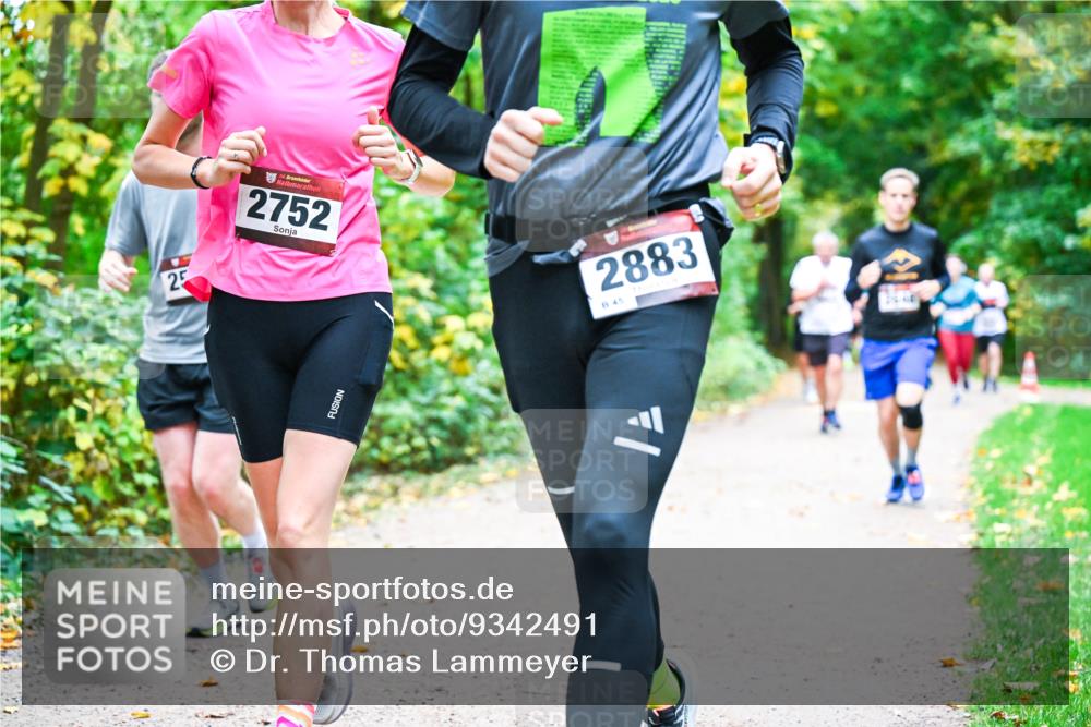 12.10.2025 - Bramfelder Halbmarathon 2025 Dr. Thomas Lammeyer http://msf.ph/oto/9342491 12.10.2025 09:55:09 Laufen 25, 34, 2752, 2883, 8, 45 meine-sportfotos.de