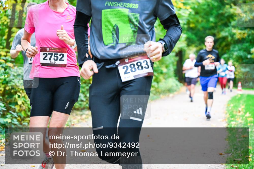 12.10.2025 - Bramfelder Halbmarathon 2025 Dr. Thomas Lammeyer http://msf.ph/oto/9342492 12.10.2025 09:55:09 Laufen 4, 2752, 2025, 2883, 11, 45 meine-sportfotos.de