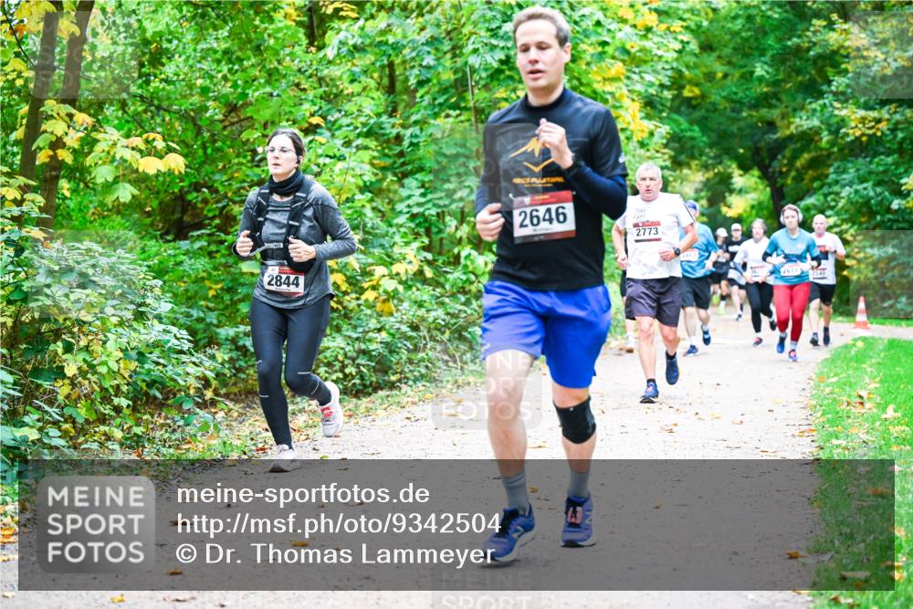 12.10.2025 - Bramfelder Halbmarathon 2025 Dr. Thomas Lammeyer http://msf.ph/oto/9342504 12.10.2025 09:55:11 Laufen 2844, 2646, 2773, 2611, 2540 meine-sportfotos.de