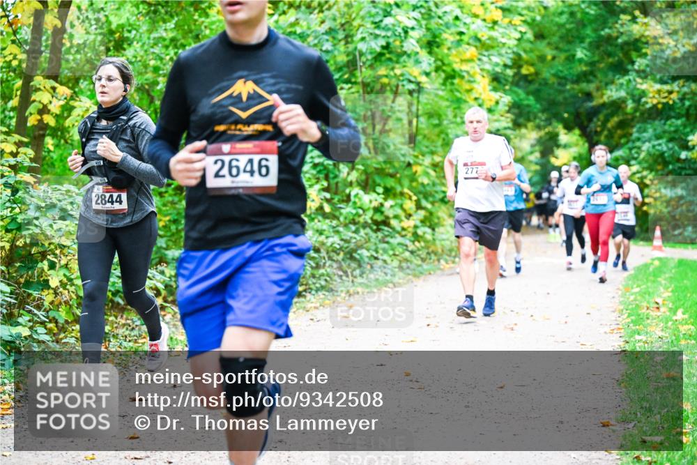 12.10.2025 - Bramfelder Halbmarathon 2025 Dr. Thomas Lammeyer http://msf.ph/oto/9342508 12.10.2025 09:55:12 Laufen 2844, 2646, 277 meine-sportfotos.de