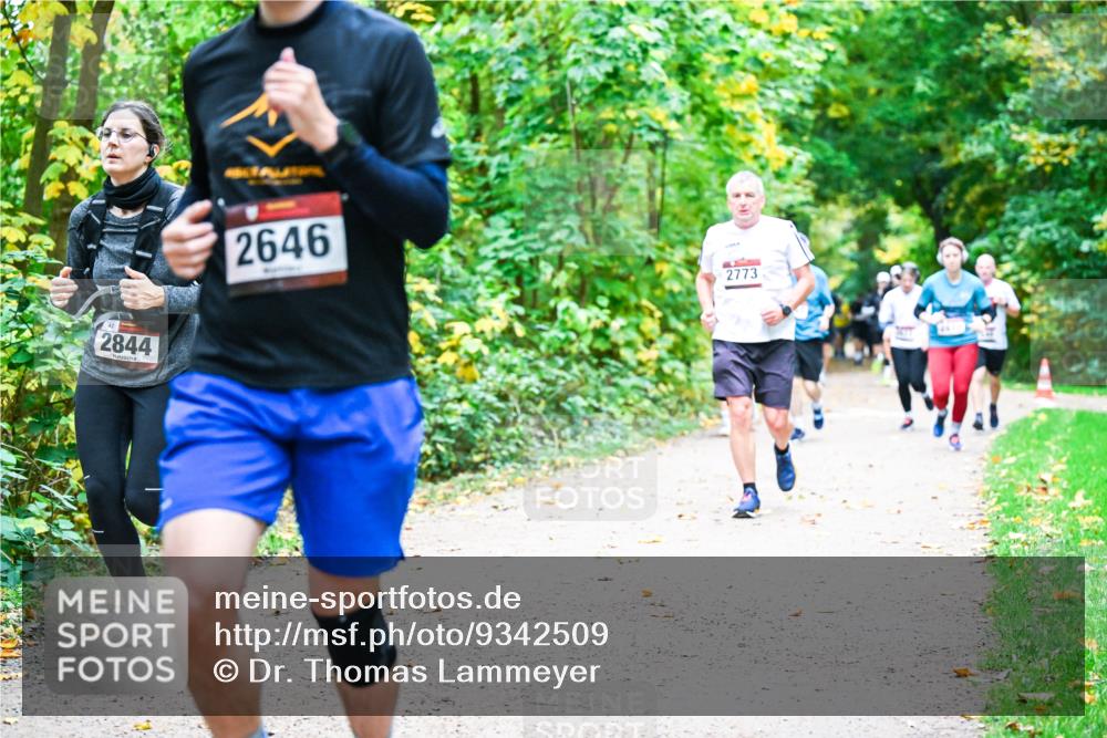 12.10.2025 - Bramfelder Halbmarathon 2025 Dr. Thomas Lammeyer http://msf.ph/oto/9342509 12.10.2025 09:55:12 Laufen 2844, 2646, 2773 meine-sportfotos.de