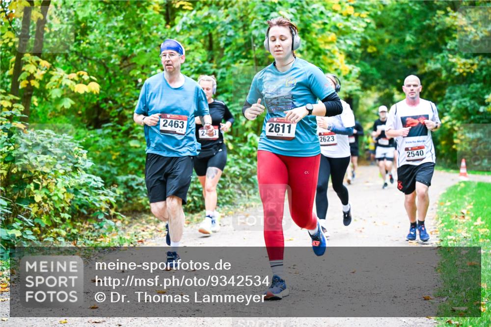 12.10.2025 - Bramfelder Halbmarathon 2025 Dr. Thomas Lammeyer http://msf.ph/oto/9342534 12.10.2025 09:55:16 Laufen 2463, 49, 2611, 2623, 2540 meine-sportfotos.de