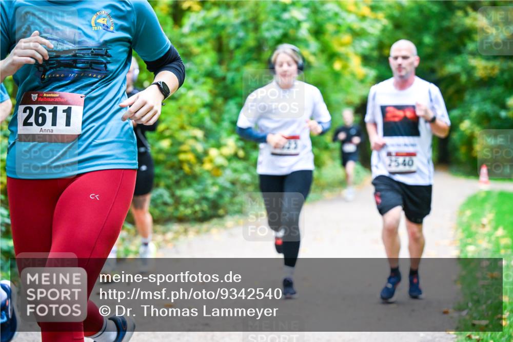 12.10.2025 - Bramfelder Halbmarathon 2025 Dr. Thomas Lammeyer http://msf.ph/oto/9342540 12.10.2025 09:55:17 Laufen 2021, 77, 2611, 2540 meine-sportfotos.de