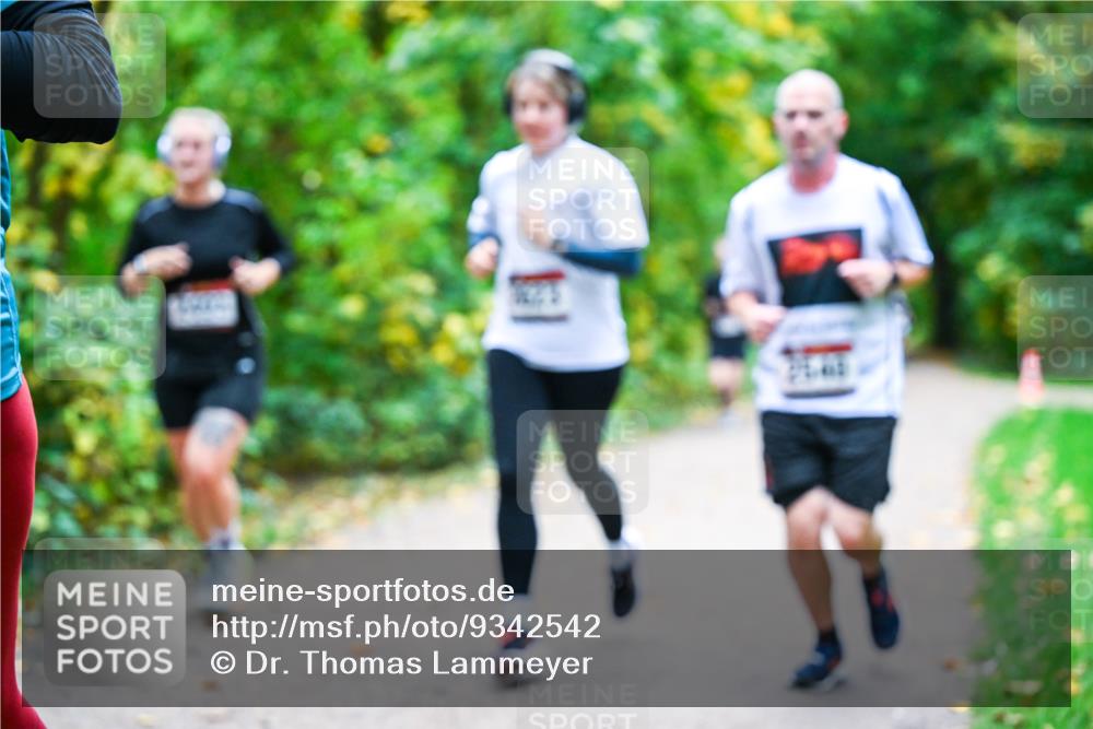 12.10.2025 - Bramfelder Halbmarathon 2025 Dr. Thomas Lammeyer http://msf.ph/oto/9342542 12.10.2025 09:55:17 Laufen  meine-sportfotos.de