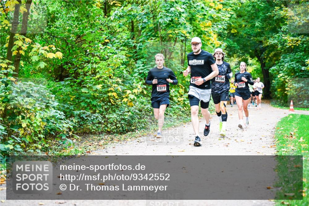 12.10.2025 - Bramfelder Halbmarathon 2025 Dr. Thomas Lammeyer http://msf.ph/oto/9342552 12.10.2025 09:55:19 Laufen 20, 2766, 2817, 2923 meine-sportfotos.de