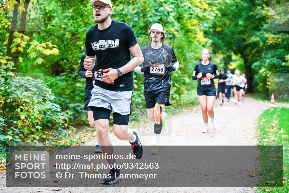 12.10.2025 - Bramfelder Halbmarathon 2025 Dr. Thomas Lammeyer http://msf.ph/oto/9342563 12.10.2025 09:55:21 Laufen 07, 29, 2766 meine-sportfotos.de