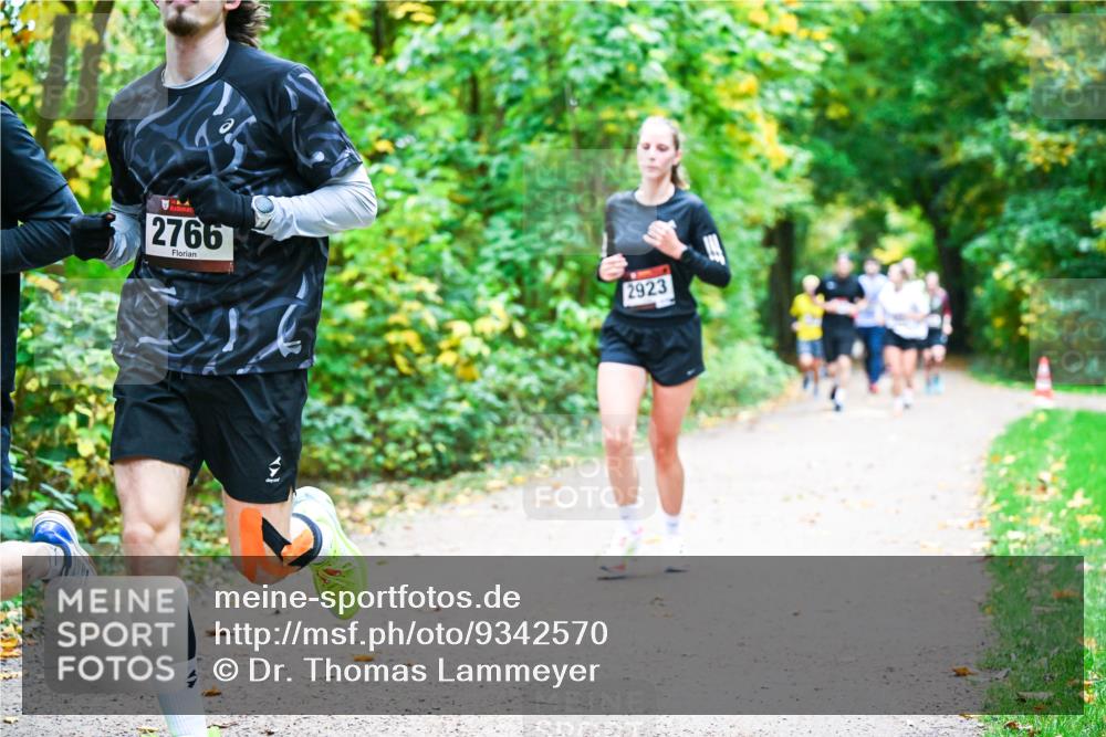 12.10.2025 - Bramfelder Halbmarathon 2025 Dr. Thomas Lammeyer http://msf.ph/oto/9342570 12.10.2025 09:55:22 Laufen 2766, 2923 meine-sportfotos.de
