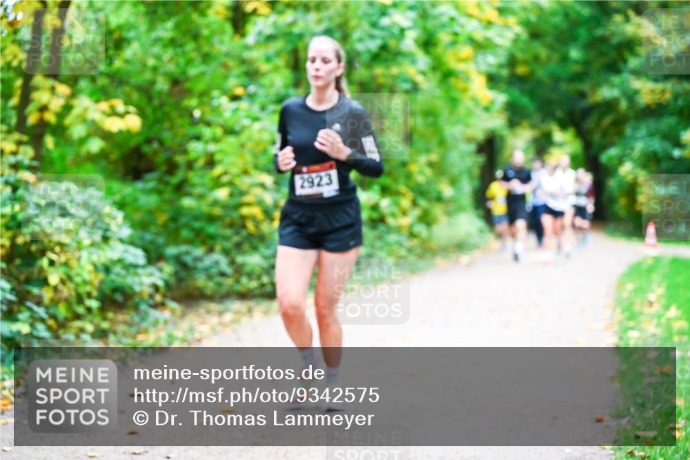 12.10.2025 - Bramfelder Halbmarathon 2025 Dr. Thomas Lammeyer http://msf.ph/oto/9342575 12.10.2025 09:55:23 Laufen 2923 meine-sportfotos.de