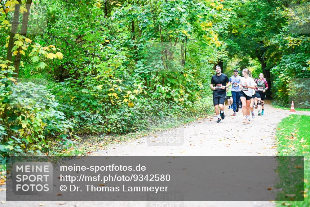 12.10.2025 - Bramfelder Halbmarathon 2025 Dr. Thomas Lammeyer http://msf.ph/oto/9342580 12.10.2025 09:55:24 Laufen 2918, 2926, 2869, 2900 meine-sportfotos.de