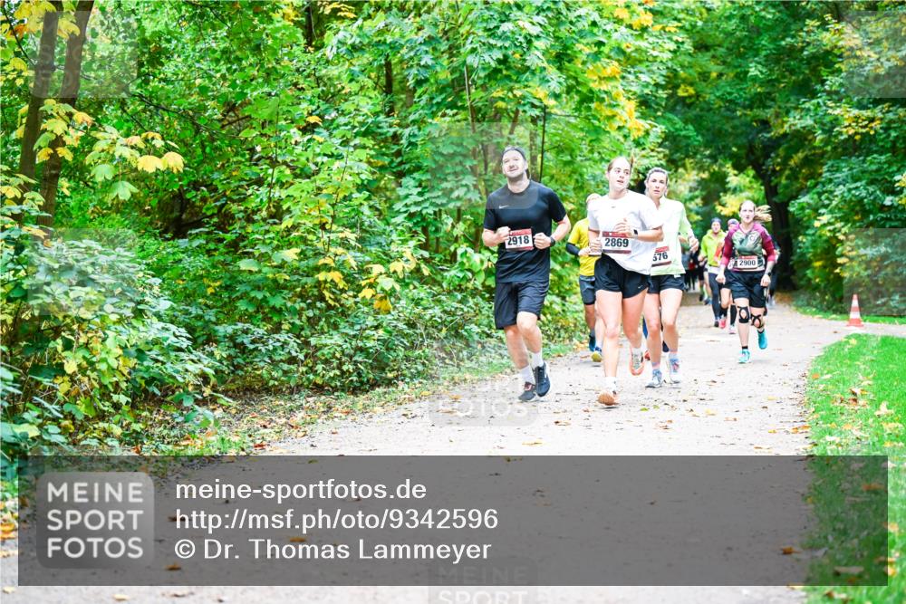 12.10.2025 - Bramfelder Halbmarathon 2025 Dr. Thomas Lammeyer http://msf.ph/oto/9342596 12.10.2025 09:55:26 Laufen 2918, 2869, 576, 2900 meine-sportfotos.de