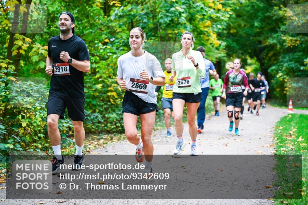 12.10.2025 - Bramfelder Halbmarathon 2025 Dr. Thomas Lammeyer http://msf.ph/oto/9342609 12.10.2025 09:55:28 Laufen 2918, 2869, 2590, 2576, 2900 meine-sportfotos.de