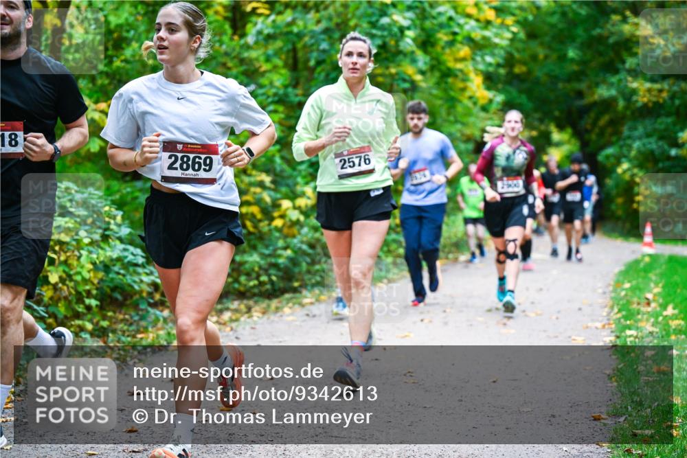 12.10.2025 - Bramfelder Halbmarathon 2025 Dr. Thomas Lammeyer http://msf.ph/oto/9342613 12.10.2025 09:55:29 Laufen 18, 34, 2869, 2576 meine-sportfotos.de