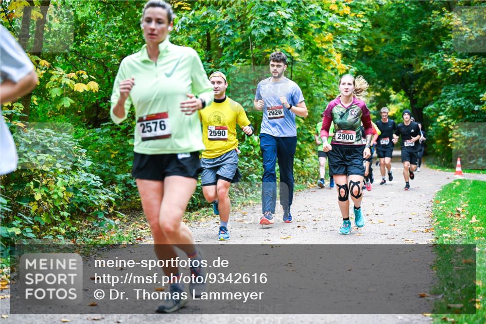12.10.2025 - Bramfelder Halbmarathon 2025 Dr. Thomas Lammeyer http://msf.ph/oto/9342616 12.10.2025 09:55:29 Laufen 2576, 2590, 2926, 2900, 2660 meine-sportfotos.de