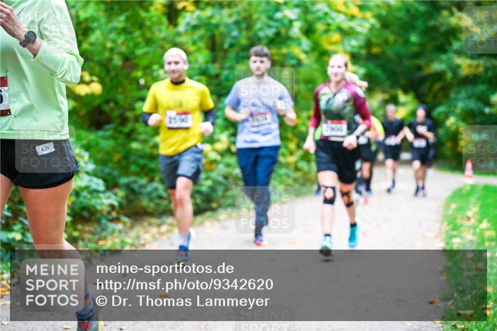 12.10.2025 - Bramfelder Halbmarathon 2025 Dr. Thomas Lammeyer http://msf.ph/oto/9342620 12.10.2025 09:55:30 Laufen 73 meine-sportfotos.de