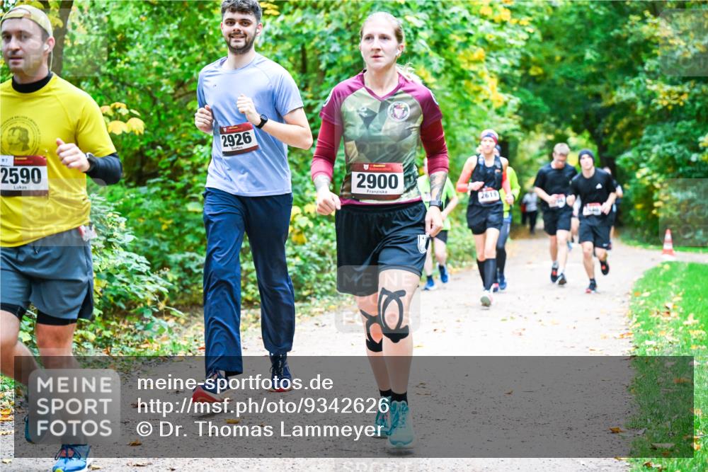 12.10.2025 - Bramfelder Halbmarathon 2025 Dr. Thomas Lammeyer http://msf.ph/oto/9342626 12.10.2025 09:55:31 Laufen 187, 2590, 2926, 2900, 2615 meine-sportfotos.de