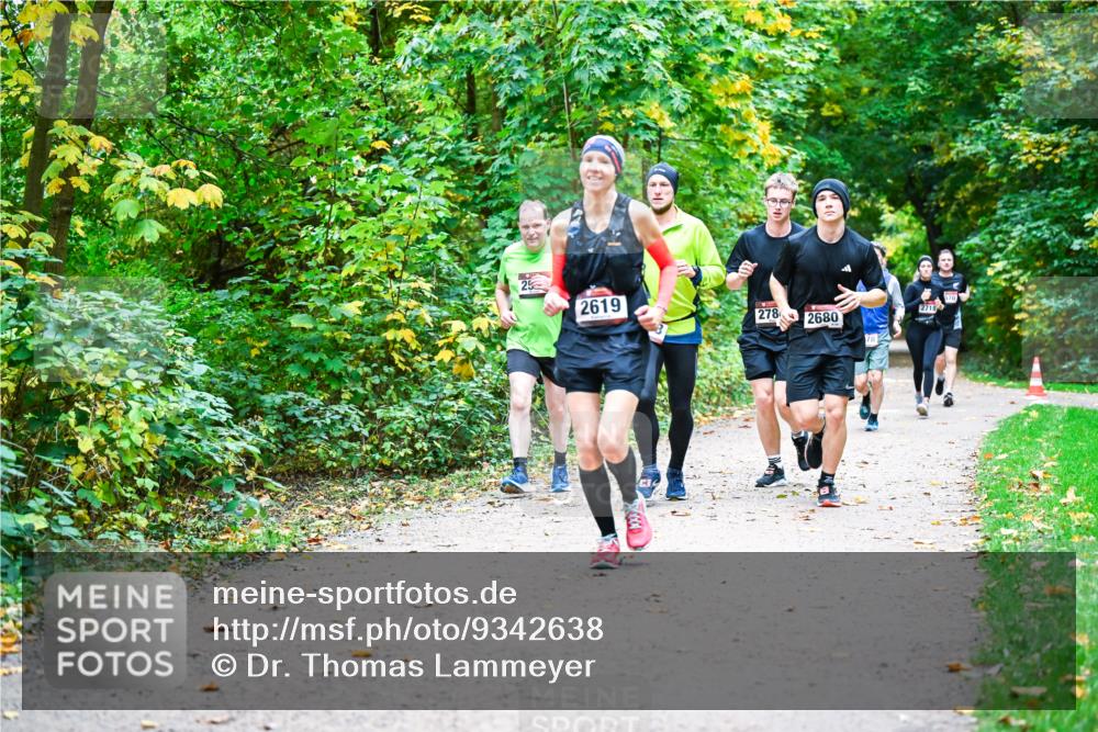 12.10.2025 - Bramfelder Halbmarathon 2025 Dr. Thomas Lammeyer http://msf.ph/oto/9342638 12.10.2025 09:55:33 Laufen 25, 2619, 70, 278, 2680, 2718 meine-sportfotos.de