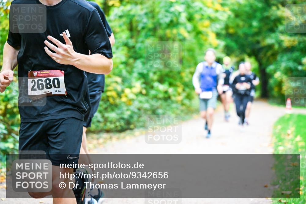 12.10.2025 - Bramfelder Halbmarathon 2025 Dr. Thomas Lammeyer http://msf.ph/oto/9342656 12.10.2025 09:55:36 Laufen 34, 2680, 69 meine-sportfotos.de