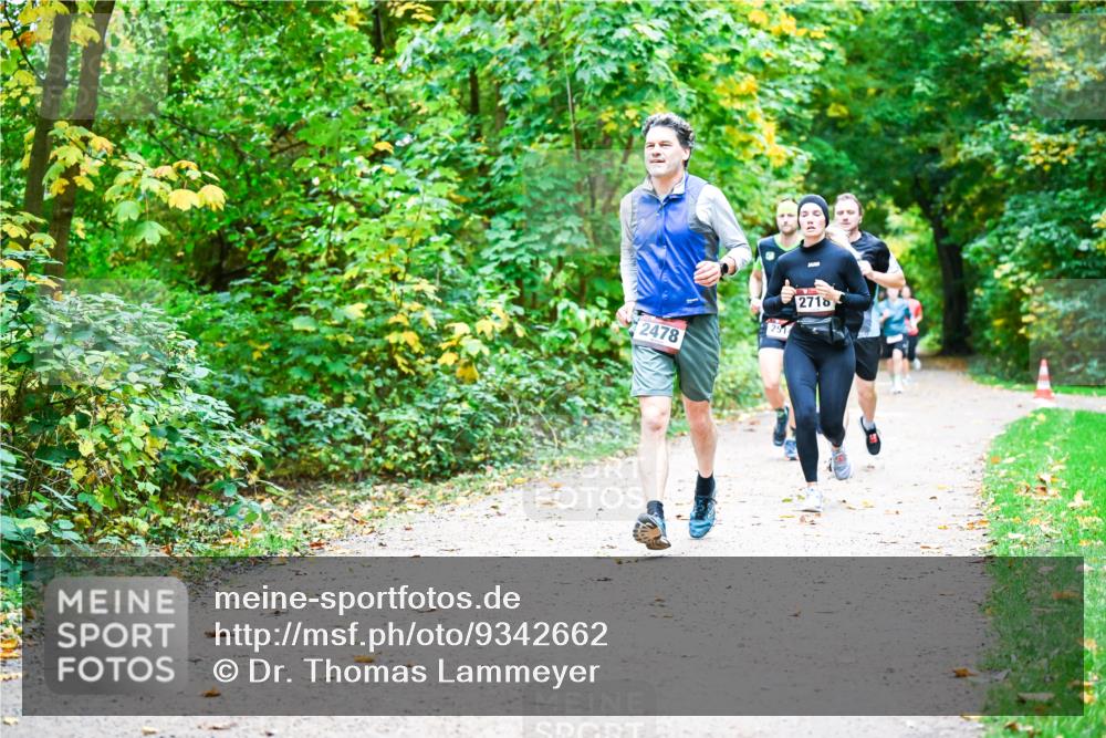 12.10.2025 - Bramfelder Halbmarathon 2025 Dr. Thomas Lammeyer http://msf.ph/oto/9342662 12.10.2025 09:55:37 Laufen 2514, 2478, 2718 meine-sportfotos.de