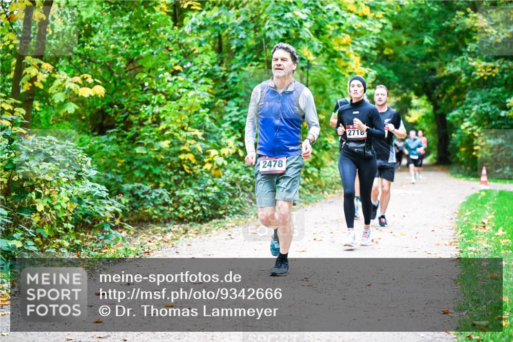 12.10.2025 - Bramfelder Halbmarathon 2025 Dr. Thomas Lammeyer http://msf.ph/oto/9342666 12.10.2025 09:55:37 Laufen 2478, 2718 meine-sportfotos.de