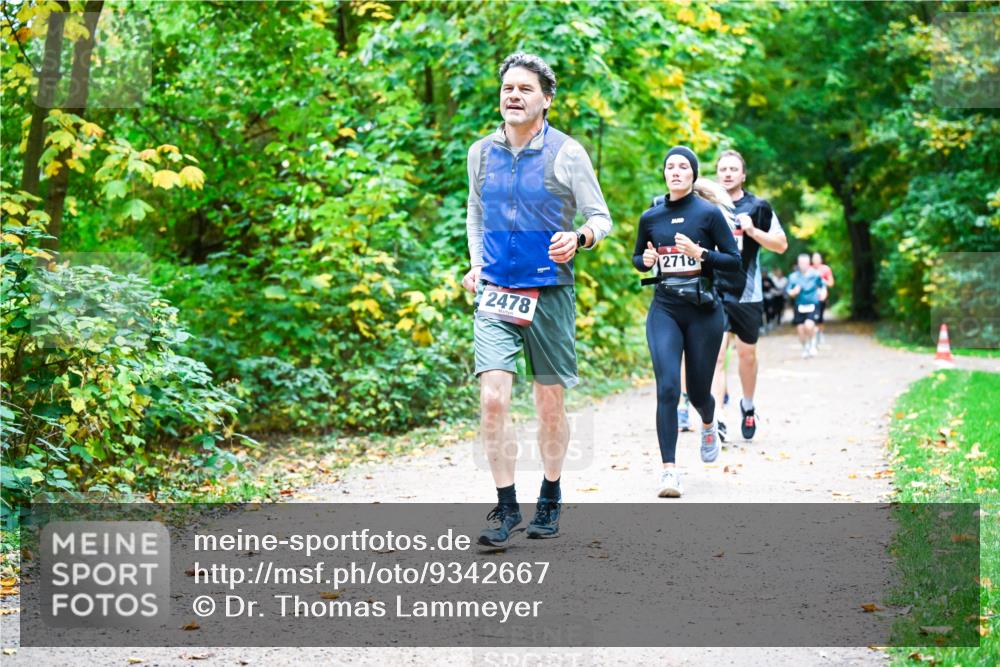 12.10.2025 - Bramfelder Halbmarathon 2025 Dr. Thomas Lammeyer http://msf.ph/oto/9342667 12.10.2025 09:55:38 Laufen 2478, 2718 meine-sportfotos.de