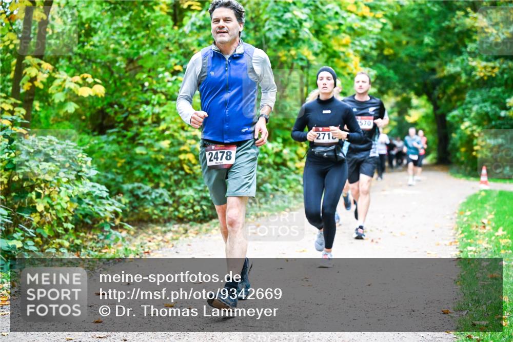 12.10.2025 - Bramfelder Halbmarathon 2025 Dr. Thomas Lammeyer http://msf.ph/oto/9342669 12.10.2025 09:55:38 Laufen 2478, 271, 570 meine-sportfotos.de