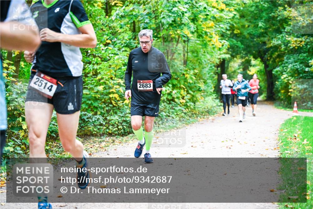 12.10.2025 - Bramfelder Halbmarathon 2025 Dr. Thomas Lammeyer http://msf.ph/oto/9342687 12.10.2025 09:55:41 Laufen 2514, 2683 meine-sportfotos.de
